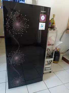JUAL PEMAKAIAN BELUM SETAHUN,SHARP Kulkas 1 Pintu Tipe SJX-187MG