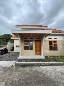 Dekat Ringroad Ketandan Dijual Rumah Baru Asri Area Potorono Bantul