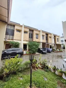 Rumah Dijual Cirendeu. Dekat aneka Buana, Dalam Cluster - NEGO
