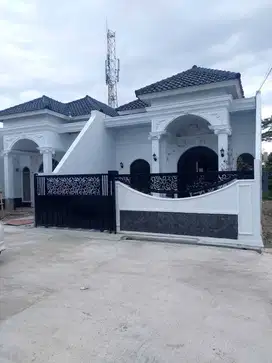 RUMAH MEWAH MEGAH SIAP HUNI LOKASI STRATEGIS