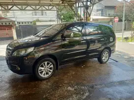 Toyota kijang Innova E at th 2014 istimewa gress