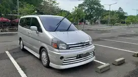 Nissan Serena 2011 Bensin