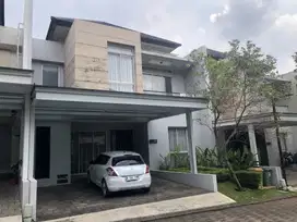 Dijual rumah serenia hills