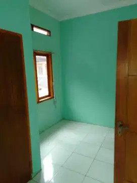 Disewakan Rumah Hoek 1,5 Lantai Di Komplek Cipageran Cimahi Utara