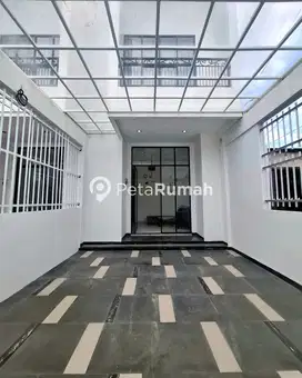 DIJUAL TOWNHOUSE FULL FURINISH JL MEDAN AREA SELATAN-SUKARAMAI (WELLY)