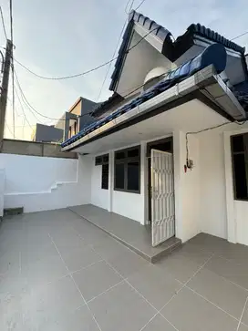 Disewakan Rumah Rapi & Sudah Renovasi di Citra Garden 5 Jakarta Barat