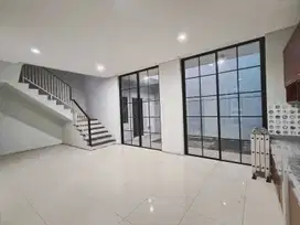 Disewakan rumah Oakwood di Citraland barat
