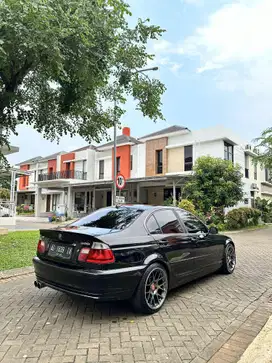 BMW E46 325i Th 2001 AT Rare