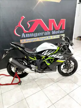 Ninja 250cc RR mono km.7rb 14 putih doff super.Anugerah motor rungkut