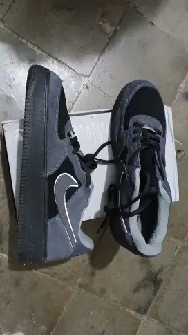 Sepatu nike size 42
