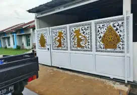 Pagar gerbang minimalis mewah pelat cutting laser bergeransi