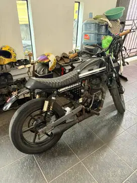 Motor Custom Japstyle Basic Tiger 2000
