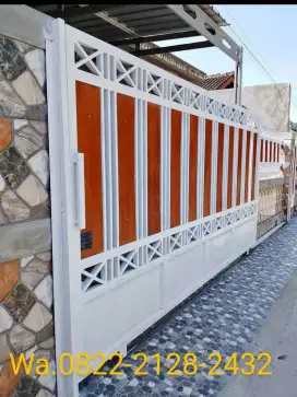 Pagar gerbang minimalis mewah motif kayu wooplng bergeransi