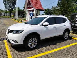 Xtrail putih masih mulus