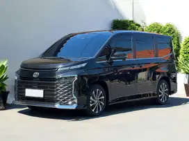 Toyota Voxy 2.0 At 2024 km +/- 427