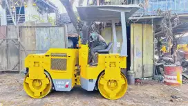 Tandem roller sakai SW40 siap
