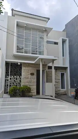 DIJUAL PERUM ISTANA MENTARI 2 LANTAI TYPE 90 FULL BANGUNAN