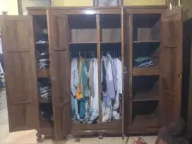 Lemari jati 4 pintu