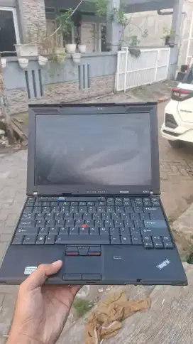 Lenovo Thinkpad X201 –CORE I5–HDD 320GB–4GB–SIAP PAKAI–No Minus