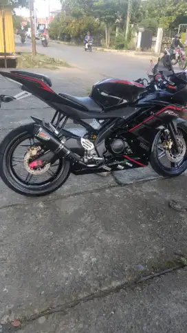 Yamaha r 15 black sport