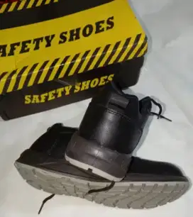 Sepatu Safety Model Office Ukuran 45