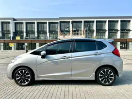 (KM 39 RIBU) HONDA JAZZ RS CVT SILVER 2016