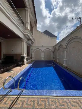 Rumah Mewah Premium dengan Private Pool Dalam Kodya Dekat Malioboro