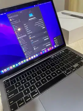 Dijual santai MacBook Pro 2020 , Kondisi Bagus dan Mulus