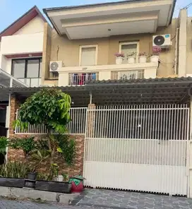 0844 - Dijual Rumah 2 Lantai SHM di Jl. Manyar Jaya, Surabaya