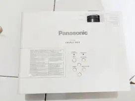 Proyektor Panasonic PT-LB353 XGA • Gambar Jernih & Tahan Lama