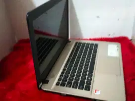 Laptop keren Asus X441B/AMD A4-9125/RAM 4GB/ssd128gb kencang/VGAAMD r2