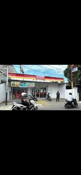 Dijual tanah dan bangunan tersewa alfamart