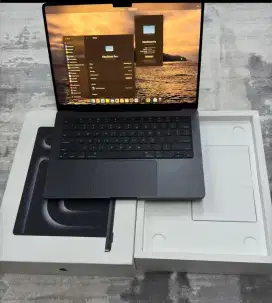 MACBOOK PRO M4 IBOX MEMORI 1TB/16GB Garansi panjang