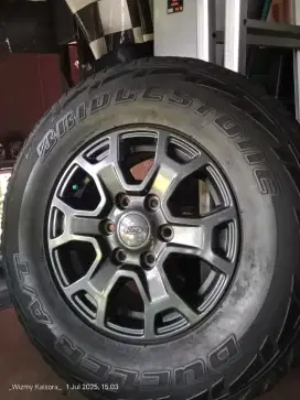Forsallee...  Velk mobil Ford Everest