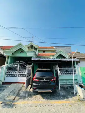 Dijual Rumah 2 Lantai , Luas Tanah = 98m2 , Lokasi GKA Gresik