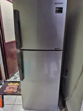 KULKAS SAMSUNG 2 PINTU LIKE NEW (NEGO)