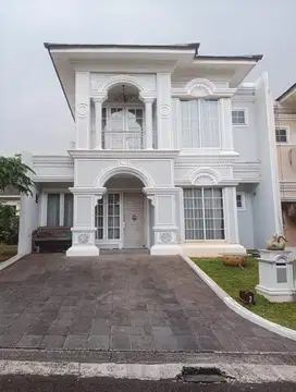 DIJUAL RUMAH LOKASI STRATEGIS DI THE GREEN BSD