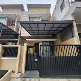 Rumah 2lantai Bangunan Muda Lokasi Strategis Tdk Banjir