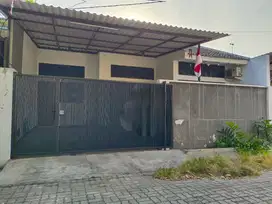 Rumah Wiguna Tengah Gununganyar Surabaya Timur
