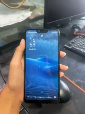 OPPO F7 4/64GB minus layak pakai