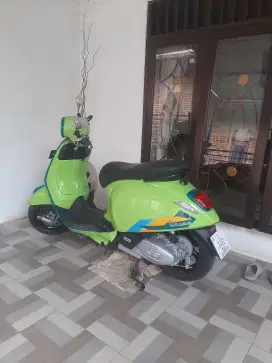 Vespa Primavera S like New