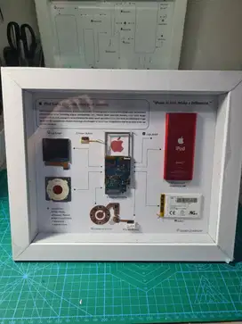 Dekorasi Ruangan Frame Art 3D Artwork Dissasembly iPod Nano 2nd Gen