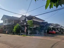 Dijual cepat rumah/usaha kost di Griya Loka BSD dekat Pasmod & sekolah
