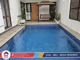 Jual Rumah Semi Furnish Terdapat Kolam Renang di Metland Menteng