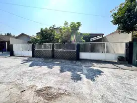 Rumah luas bagus di dekat jalan tajem raya maguwoharjo