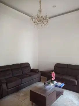 Rumah 2lt 19x16 304m 4+1KT Cluster Alamanda JGC Jakarta Garden City