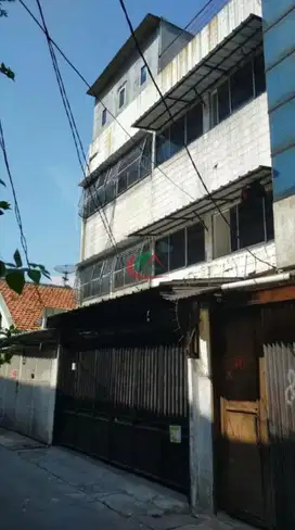 Dijual Ruko 3.5 Lantai Lokasi Strategis di Jakarta Pusat!
