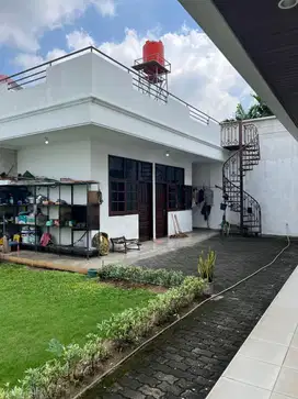Dijual Rumah Mewah di Kemanggisan Jalart barat