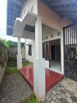 Rumah 5 menit ke UGM dan Sardjito