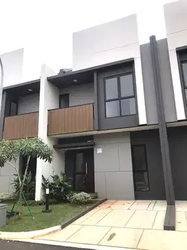 Disewakan Rumah di Cluster Regia Summarecon Crown Bekasi